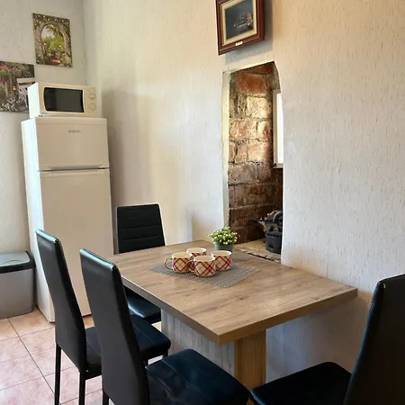 Nilaj Apartment